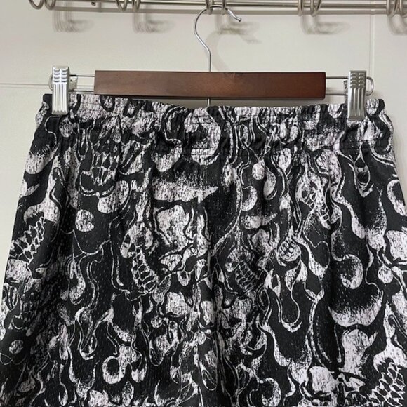 NWOT Men's Lost Hills Printed Flame Mesh Shorts Size Small Black Red White - Picture 7 of 12